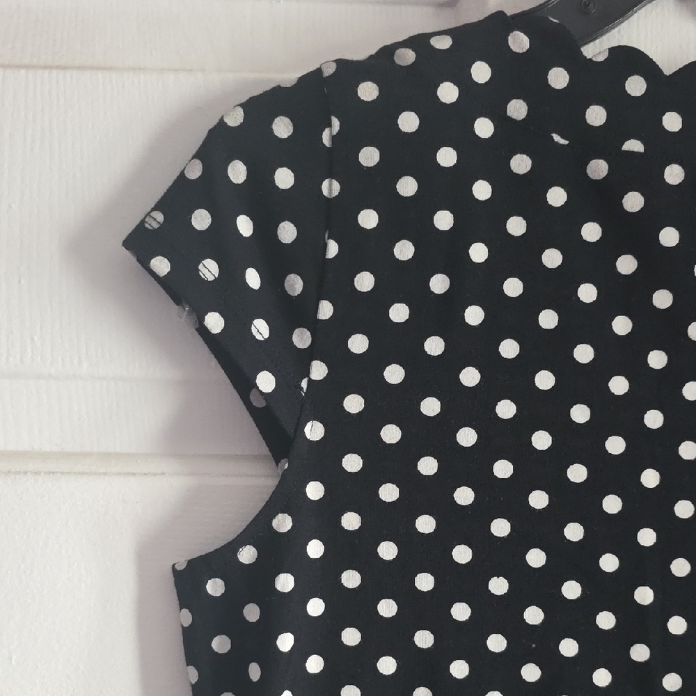 Anne Klein Black and White Polka Dot Short Sleeve Top, NWT, Size Small. - Picture 7 of 11